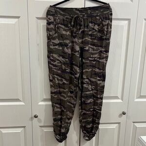 Camo Elastic-Waist Jogger Pants - Olive Camo